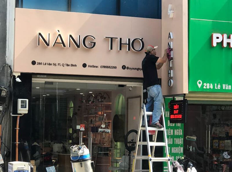 Vệ sinh Bảng biển quảng cáo Alu Mika